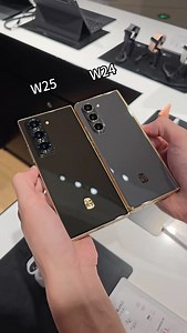 The most representative folding screen mobile phone in 24 years is here! #Samsung #mobilephone #mobiledigital #digitaltechnology #foldingscreen | Trendy Tech Review