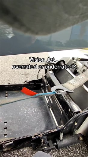 AirsideRy on Instagram: "Be honest 👇 What do you think of the Cirrus Vision Jet? #visionjet #cirrus #metaglasses"