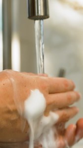 49K views · 518 reactions | Did you know that many hand soaps contain hormone-disrupting ingredients? This one doesn’t. Made with coconut-based cleansers and Thieves® essential oil blend, it leaves your skin soft and clean. Plus, the refillable glass bottle = less waste and more clean! ♻Ready to make the shift? A cleaner planet starts with you. Get yours today: https://bit.ly/42dZfZd | Young Living USA | Facebook