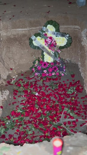 Asi luce la tumba de la Gilbertona completo en mi canal de YouTube el piñata vlogs #gilbertonaofficial #gilbertona #tumba #gilbertonafans