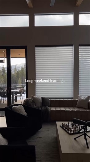 How are you spending the holiday weekend? ⛷️ [Seen here: Silhouette Sheer Shades in Fabric: ClearView, Color: Noire Graphite​] | Hunter Douglas