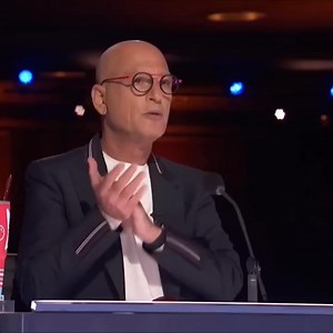 Dylan Zangwill: Shy Boy Shocks Everyone with a Powerful Performance! 🎤🔥 | AGT No one saw this coming! His voice left the judges and audience in awe. Click to Watch ⬇️ #AGT #UnbelievableTalent #MustSee | Safeerah