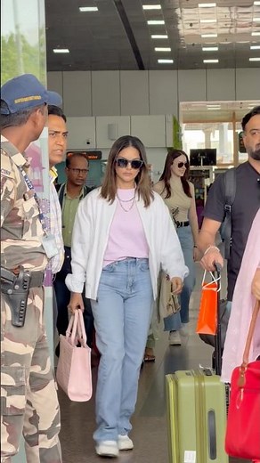 Sunny Leone click at Jaipur airport📸…. #sunnyleone #bollywood #actress