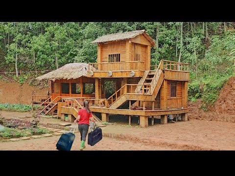 TIMELAPSE: The process of building a beautiful two-story bamboo house from start to finish