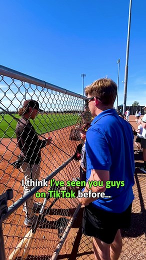 Backyard BBQ Sunflower Seed review at Padres practice 🤝