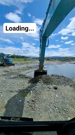 8.6K views · 111 reactions | Loading sand and gravel. #reelsvideoシ #reelsviralシ #reelsviralシfb #reelsvideo #excavator #heavyequipment #gravel | Dennis Salles Montero | Facebook
