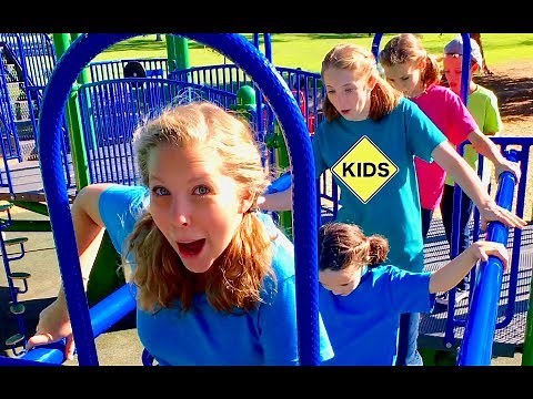 Learn English Words! Follow the Leader with Sign Post Kids! Playground!