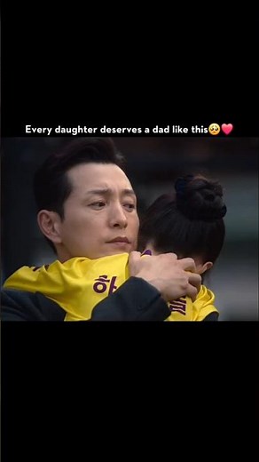 Every girl needs a dad like this. 🥺❤️#TheGlory #SongHyeKyo #LeeDoHyun #Kdrama #shortsfeed #fy