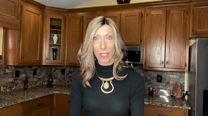 17 reactions | Still on the fence about buying Upgrade Courtney? 樂...