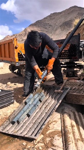 Extracting Geological Core Samples From Drilling Pipe
