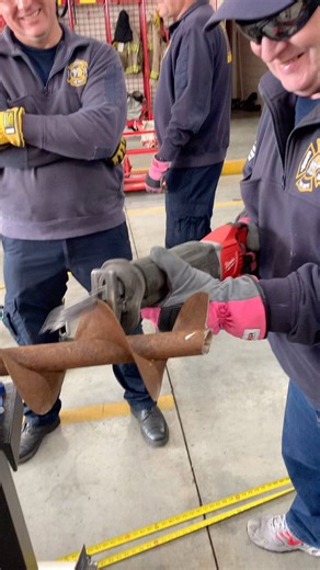 12K views · 1.7K reactions | Cutting auger during a man in machine class. @milwaukeetool ##firefighter #firefighters #maninmachine #machineryrescue #rescuetechnician #manvsmachine #firefighter #firefighters #rescue #rescuetech #rescuetechnician #rescueco #rescuecompany #autoextrication #extrication | The Rescue Boss | Facebook