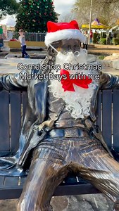 WE SHOPPED CHRISTMAS MARKET DAYS 🎁 This has to be the biggest Boerne Market Days of the year and it was packed with all sorts of present ideas and decor from local vendors. Also plenty of good food from @blackboardbarbq @smallbatch.kiku2 and more. And let’s not forget refreshments from @freeroambrewingcompany @platinumbrixwinery and @lostoakcellars You can still get out there today (Sunday) as well as to Cowboy Market Days next Saturday for last minute gifts! #boerne #boernelife #christmas #mar