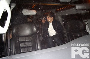 One Direction à l'aéroport de Montréal - Spotted - Hollywoodpq.com