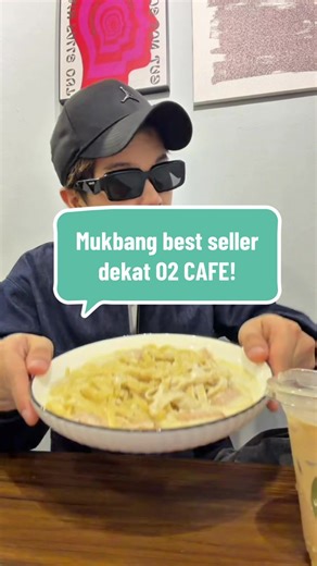Mukbang di O2 Cafe! 🍝 FETTUCINE PASTA 🥛ICE LATTE
