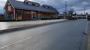 A burst water main has turned the southbound side of Bowen Road into a river. City of Nanaimo crews are advising people to stay away. Residents in central Nanaimo can expect reducted or no water pressure for a short time as a result of the break. Story: https://nanaimonewsnow.com/2020/04/03/water-main-break-transforms-nanaimos-bowen-rd-into-running-river/ | Nanaimo News Now