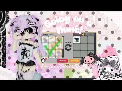 🌸 Going on a Hunt for a new **PASTEL GOTH** HOUSE!! + Exploring the best CUTECORE Builds !! 🍥🦇