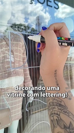 arte em vitrine!! Lettering na vitrine para o dia das mães #lettering #vitrine #diadasmaes