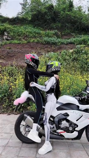 “Couple Goals on Two Wheels 💕🏍️”“This Bike Ride Turned Into Love Story 😍🔥