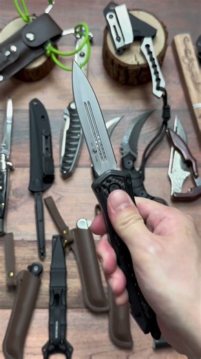 The best gift for a friend!#foryou #knife #knives #blade #tools #selfdefense #collection #otf #edc