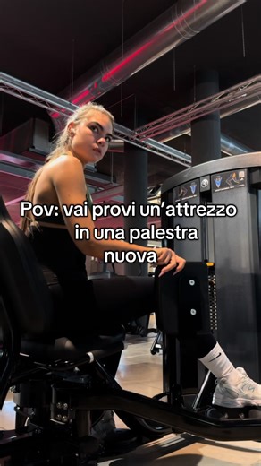 Io so usare gli attrezzi, che sia chiaro.😤 Volevo fare solo un Abduttor Machine… È mai capitato anche a te?? 👉🏻 Grazie per il soccorso @Graziano ⚠️SOLITE PROMO 3X2 25% DI SCONTO CON 130€ DI SPESA AL NETTO DEGLI SCONTI LEGGINGS IN REGALO CON 140€ DI SPESA AL NETTO DEGLI SCONTI -15% @bombafit.it ↔️ ilebf15 -10% @lifeproitalia 🔀 ILIPRO ricette healthy👉🏻 @ilipro_healthy #comiche #gymhumor #boymom