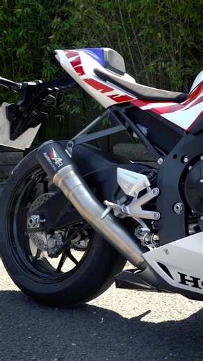 The Honda CBR1000RR-R equipped with our GP1R slip-on exhaust system.It’s the ultimate upgrade for your Fireblade!#austinracing #austinracingexhaust #honda #hondafireblade #hondacb #hondacbr #hondacbr1000rr #hondacbr1000rrr #cbr #cbr1000rrr #cbr1000rr #exhaust #exhaustsystem | Austin Racing