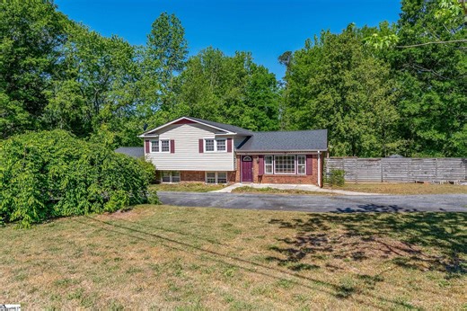 100 Woodburn Dr, Taylors, SC 29687 - MLS 1589628 - Coldwell Banker