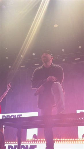 Jason Lancaster Joins Mayday Parade in Dallas Concert!