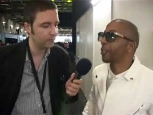 Marvin chanteur de zouk au village tropical, porte de Versailles à Paris en live