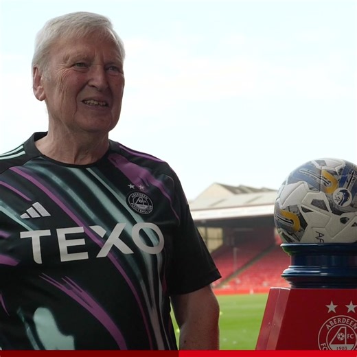 Last year, Ian had his main character moment at Pittodrie 🧬 This year, it could be you. Sign-up for AberDNA by midnight tomorrow to be in the chance of fulfilling your life long dreams // bit.ly/42q0OVe | Aberdeen Football Club