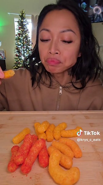 Who doesn't love cheese puffs?!?! @RapSnacksOffical #mukbang #rapsnacks #cheesepuffs #isavedsomeforyou #viralfood 🧡Like, save & comment! ➕Follow for more content 🌟Road to 5k🎉