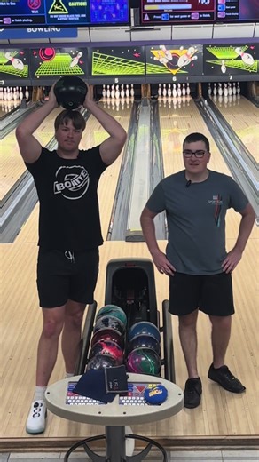 Beek vs Dill: Epic Bowling Strike Showdown