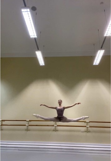 Explore the Vaganova Ballet Style and Harlequinade Variations