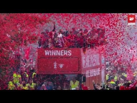 Highlights | Liverpool celebrate with thousands of fans at trophy parade
