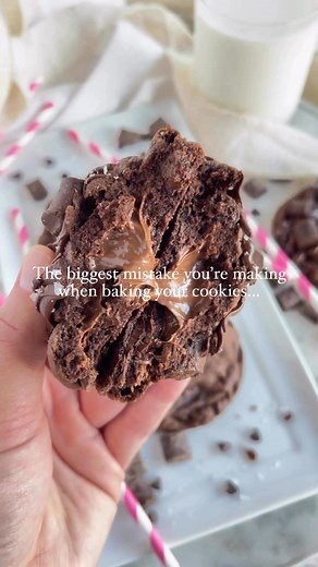 Don’t miss this! When I first started baking I didn’t know about this one simple trick that works every time. Especially if you are baking a random recipe off the internet or trying something new! Doing this will save you so much time and your ingredients! You’ll waste less cookie dough and get better results! 🤩 The one thing you must do before baking a new recipe is baking a TEST cookie! 🍪 Test cookies are so important because you can see how the recipe bakes in YOUR OVEN! 👏 All ovens bake d