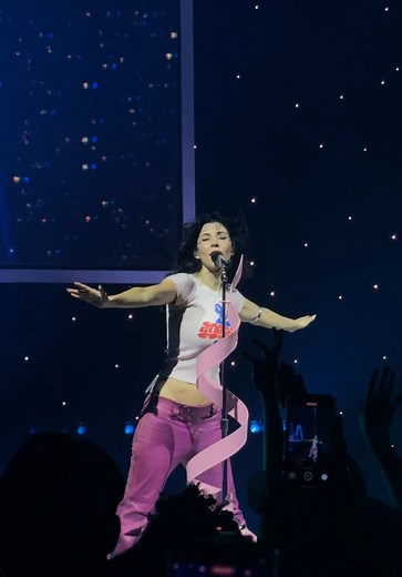 rollercoaster - @MARINA live in houston #marinadiamandis #marinaandthediamonds #princessofpowertour #MARINA @MARINA HQ