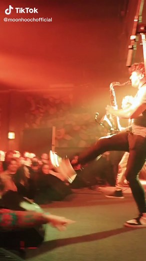 Light it Up from our show in Portland in the Spring! What has been your favorite Moon Hooch experience? . . . #moonhooch #pdx #portlandia #wonderballroom #sax #saxplayers