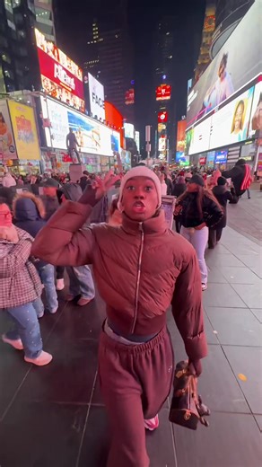I LOVEEE NEW YORK🗽💖!!!! #itstybailey #nowyorkcity #viral #timesquare | time square new york