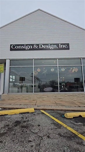 Sales by Helen on Instagram: "One of my favorite items to source at thrift stores and consignment shops is picture frames. Consign and Design in Broomall, Pennsylvania is one of my daily stops and they never disappoint. @consignanddesignbroomall"