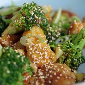 Easy sesame chicken FULL RECIPE: http://trib.al/uXlGzXy | Epicurious