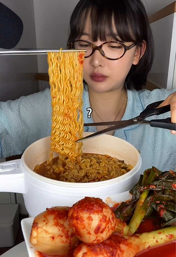양파줄기김치 라면 먹방: 매콤한 야식 레시피와 ASMR