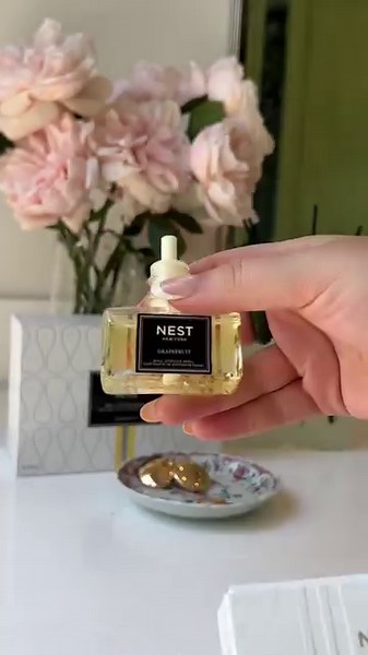 How to: Wall Diffuser Edition ✨ Enjoy the simplicity of 30 days of uninterrupted scent with our plug-in unit. | NEST New York