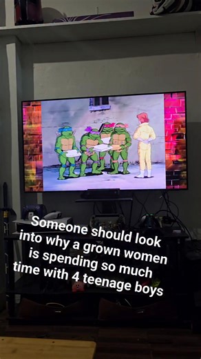 April O'Neil spends an awful lot of time with the Teenage Mutant Ninja Turtles #newyorkssixthranger #television #90snostalgia #animation #saturdaymorningcartoons #cartoons #cartoon #retrotv #90scartoons #KidsTV #retrovibes #fblifestyle | New York's Sixth Ranger