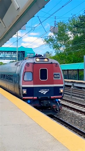 EXTREMELY RARE Phase 7 Metroliner Cab Car leads AMTK 121! #amtrak #railfanning #railroad #shorts