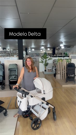 Conocéis el modelo Delta de Toral bebé? Un coche ideal para el día a día. Además me encanta este coche para ciudades donde hace mucho frío y viento. El capazo queda muy cubierto. Además incluye , cobertura de lluvia, bolso y cubrepies. #todoparatubebe #hiperbebe #tiendabebe #cochecito #carrito #carrobebe #carritobebe #tiendabebes #bebes #embarazada #mamas #primerizas | HiperBebé