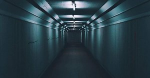 Pourquoi l'esthétique des espaces liminaux fascine les internautes ?