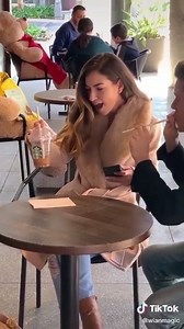 WOOOO!!! Gimana ga kaget tau2 orang ga dikenal nyamperin dan ngelakuin magic depan kita!😧 Cengo dah tuh muka😂 http://vm.tiktok.com/aFdFPR/ | TikTok Indonesia
