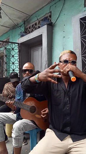 Dipirone petit koffi polyvalent chante la chanson verre casse de papa lutumba | Dady Dipirone Ngwadi Koffi