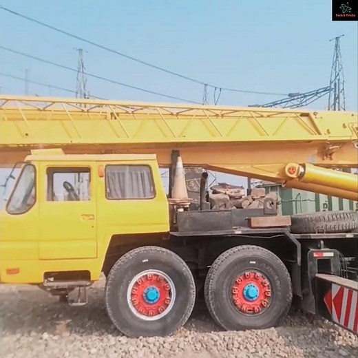 TADANO 100 Ton Crane Start up View & Working