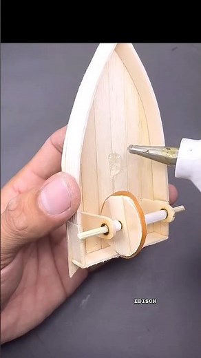 DIY solar power wooden stick boat #diy #diycrafts #craft #edison #shorts #experiment