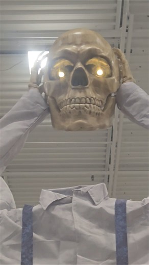 15ft Watcher Tekky In Store Demo (Lowes Halloween 2026 Animatronic) #halloween #halloween2026